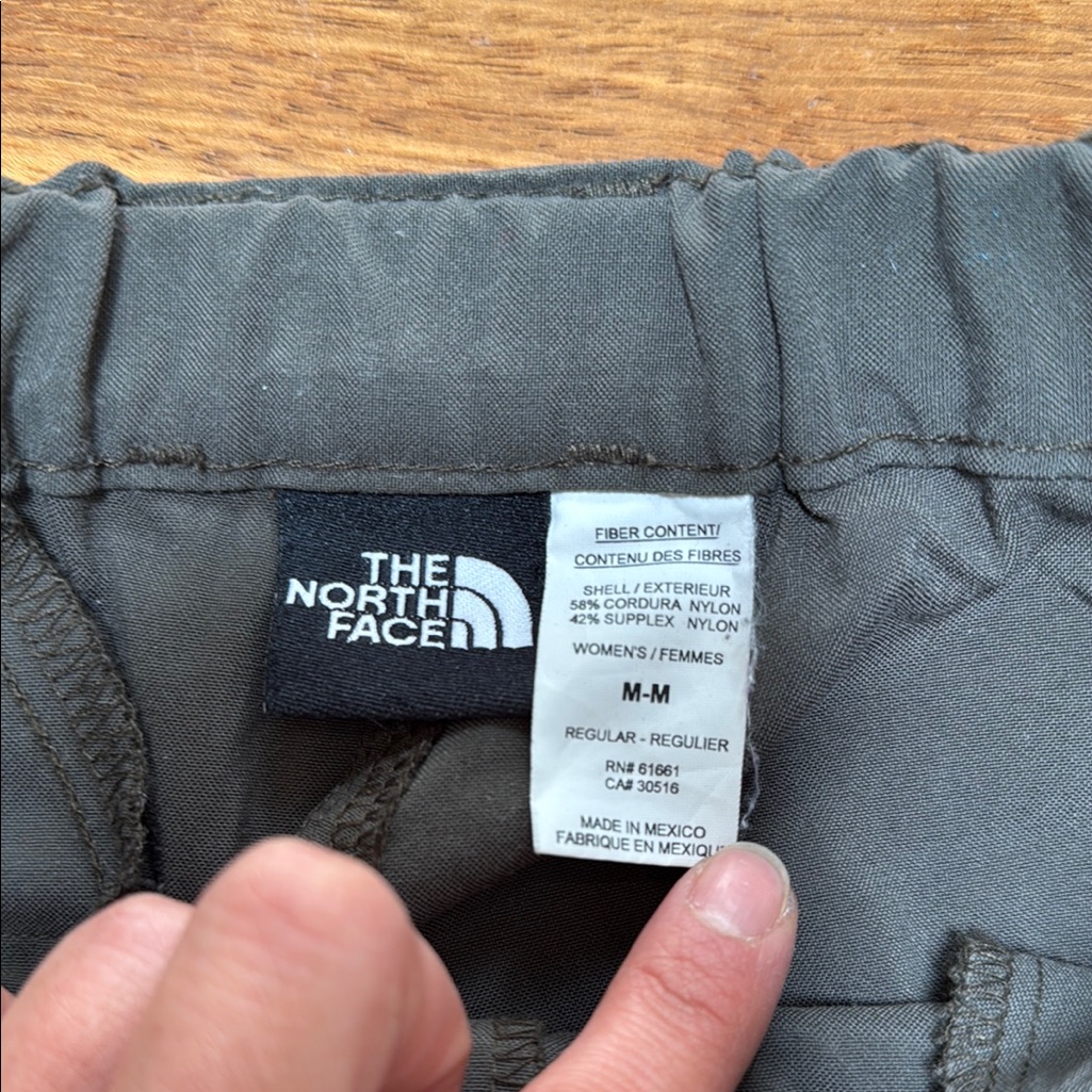 The North Face Black Relaxed Fit Vintage 90s Outdoor Cargo Style Pant Nylon